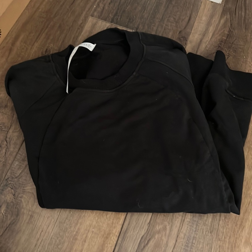 Lululemon Black crew neck